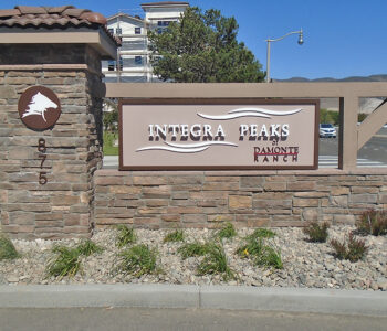 Large outdoor monument sign for Integra Peaks apartments.